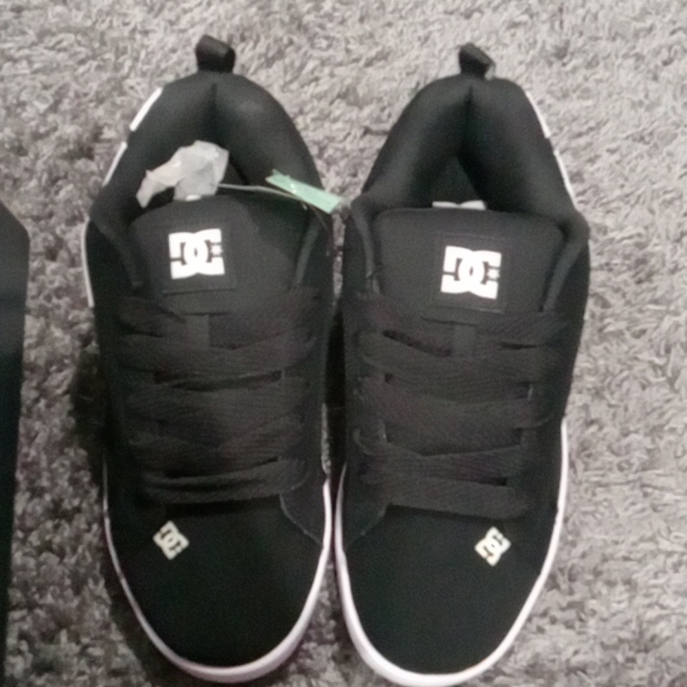 Court Graffik size 9 mens sneakers